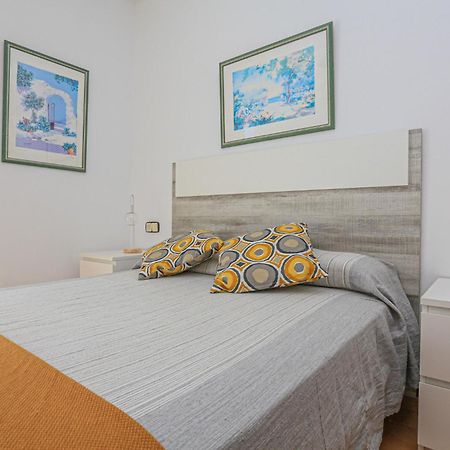 Villa Laura II - Only Families Кембрилс Екстериор снимка