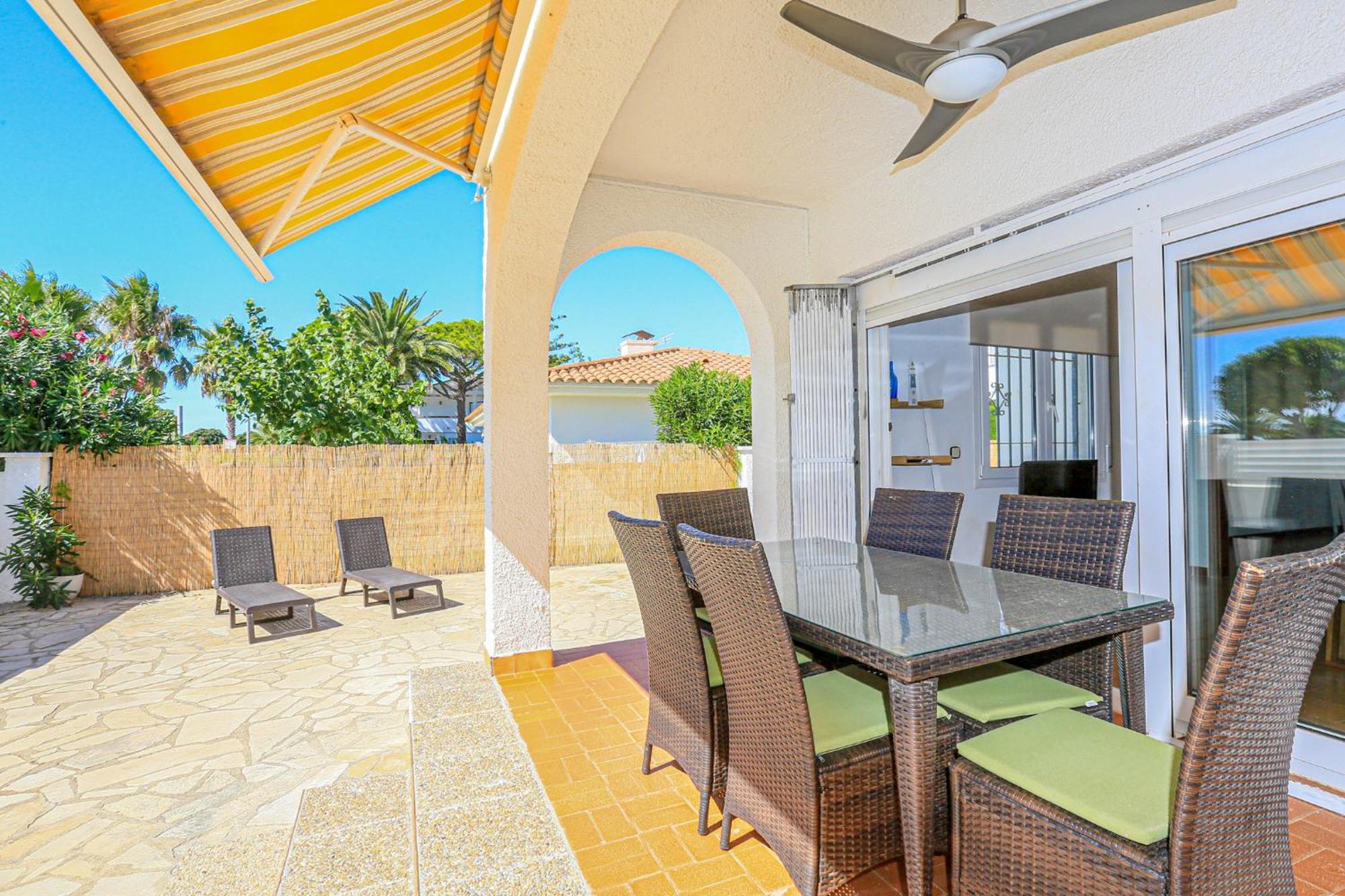 Villa Laura II - Only Families Кембрилс Екстериор снимка