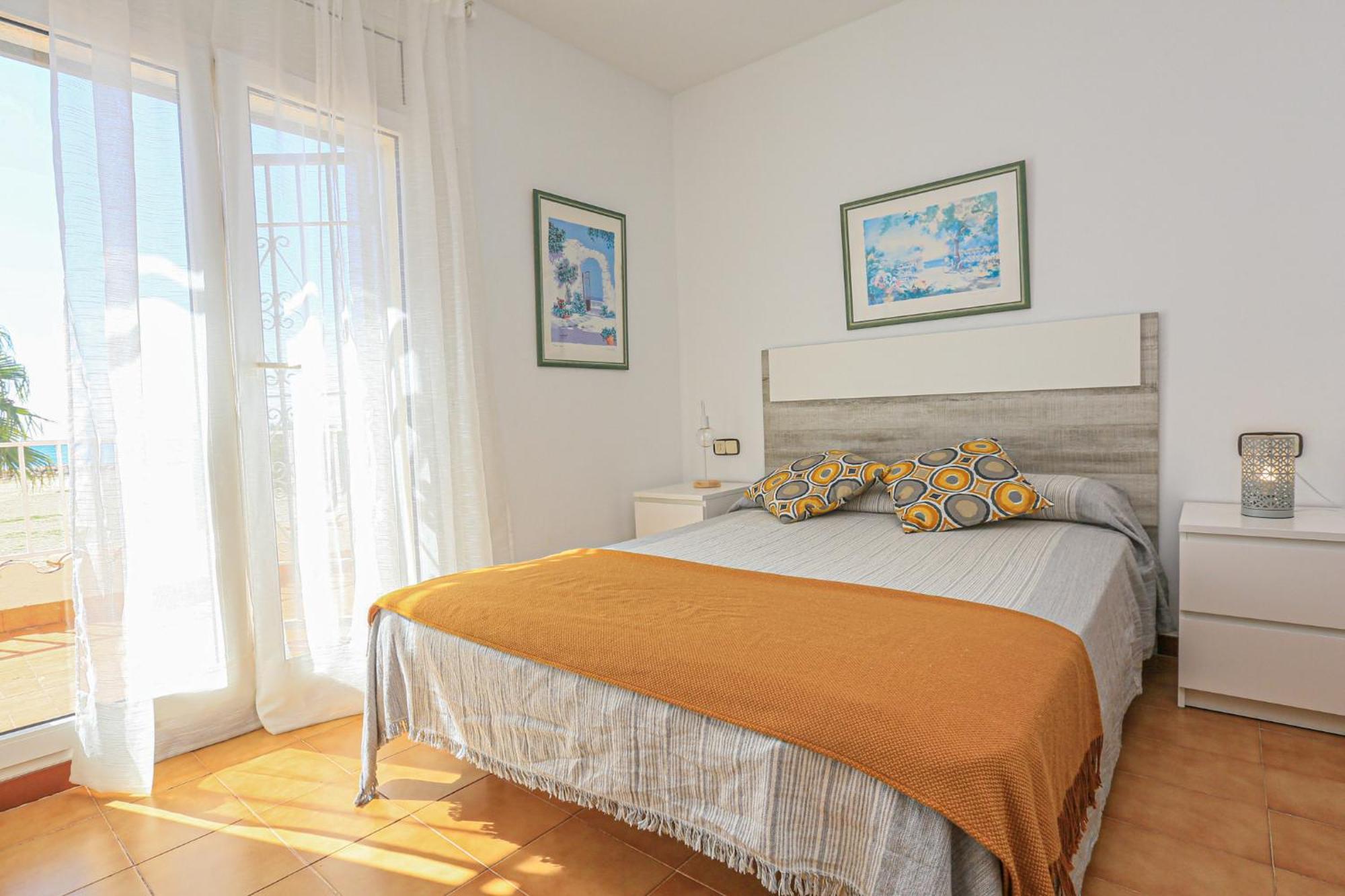 Villa Laura II - Only Families Кембрилс Екстериор снимка