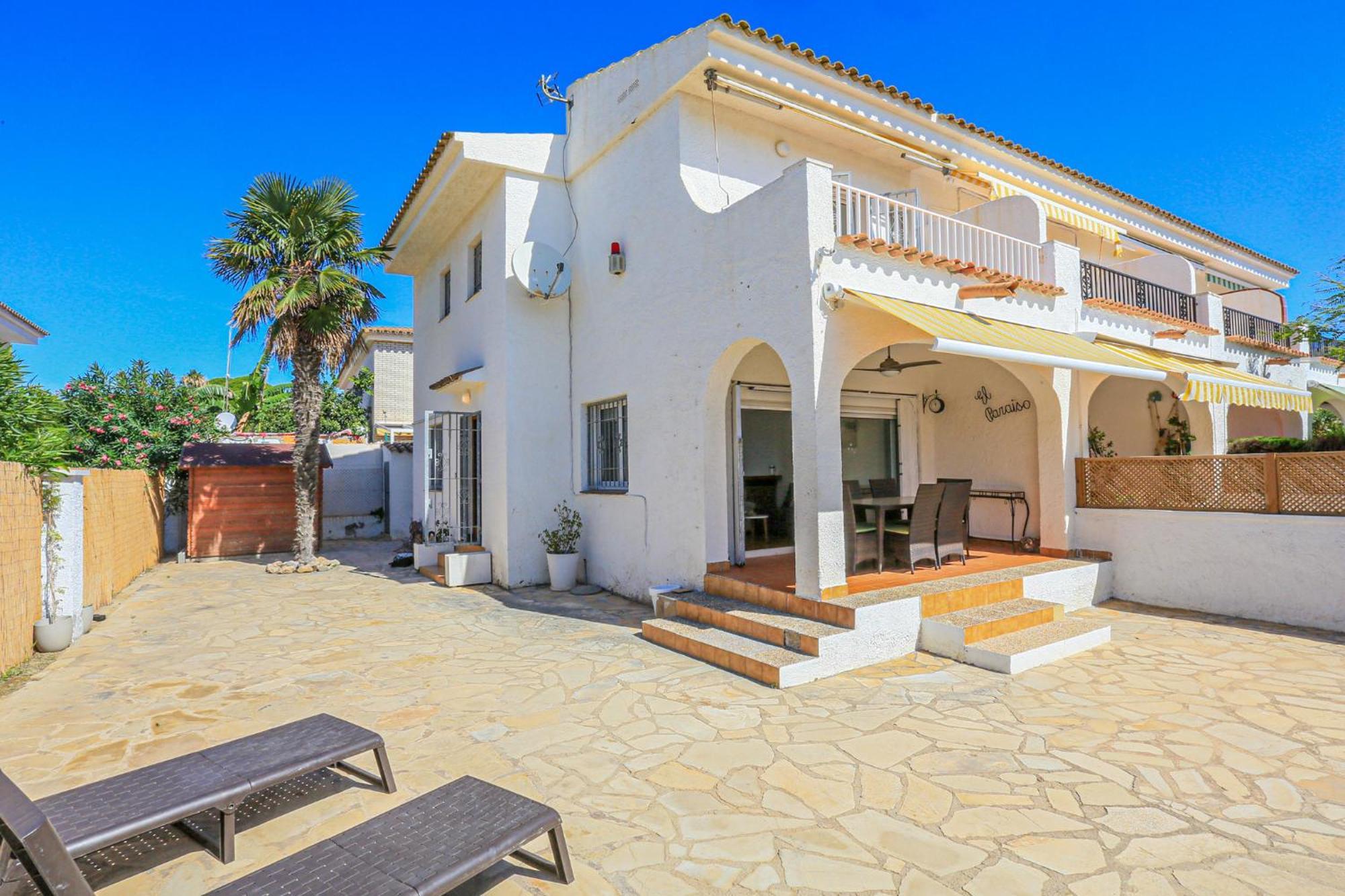 Villa Laura II - Only Families Кембрилс Екстериор снимка